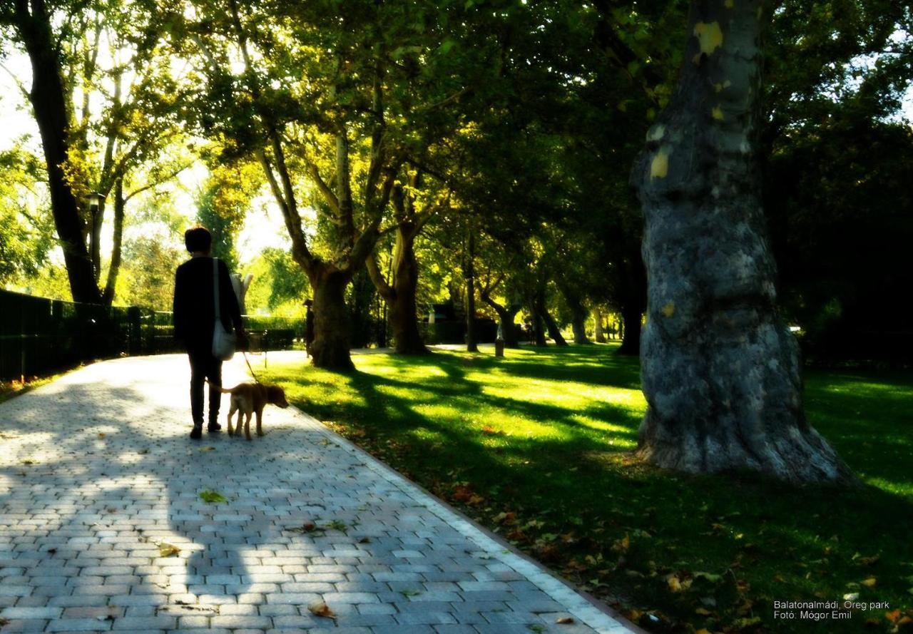 Bogi Apartman Balatonalmadi Bagian luar foto